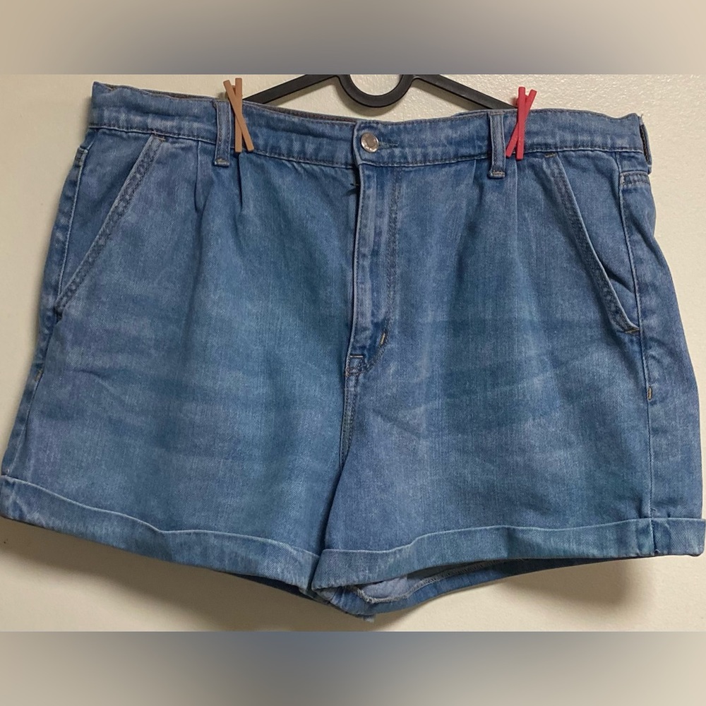 American Eagle Mom Denim Short Size 14